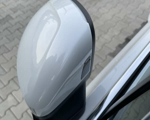 Белый Фольксваген Туарег, объемом двигателя 2.97 л и пробегом 242 тыс. км за 42990 $, фото 12 на Automoto.ua