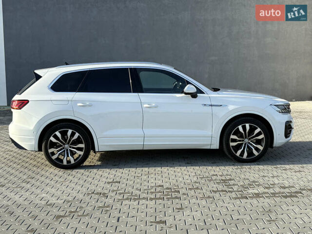 Белый Фольксваген Туарег, объемом двигателя 3 л и пробегом 156 тыс. км за 45999 $, фото 24 на Automoto.ua