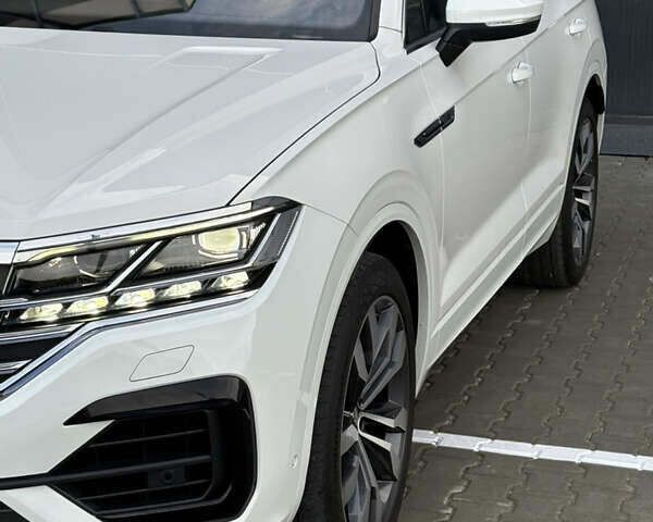 Белый Фольксваген Туарег, объемом двигателя 3 л и пробегом 156 тыс. км за 45999 $, фото 45 на Automoto.ua