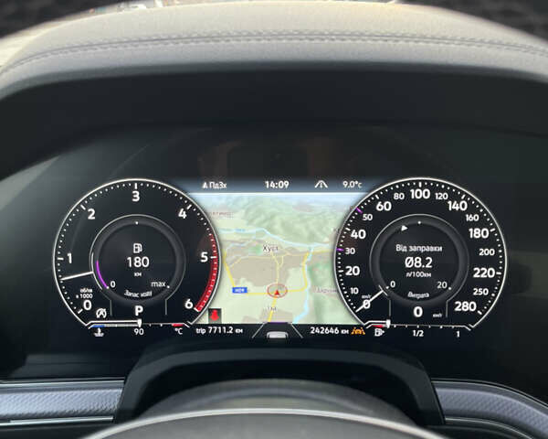 Белый Фольксваген Туарег, объемом двигателя 2.97 л и пробегом 242 тыс. км за 42990 $, фото 39 на Automoto.ua