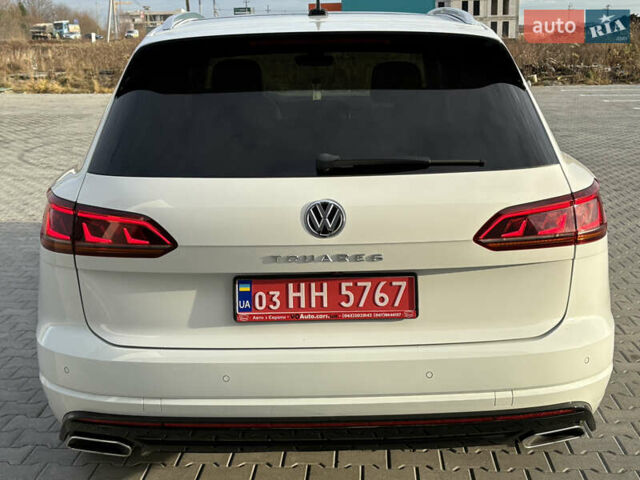 Белый Фольксваген Туарег, объемом двигателя 3 л и пробегом 156 тыс. км за 45999 $, фото 41 на Automoto.ua