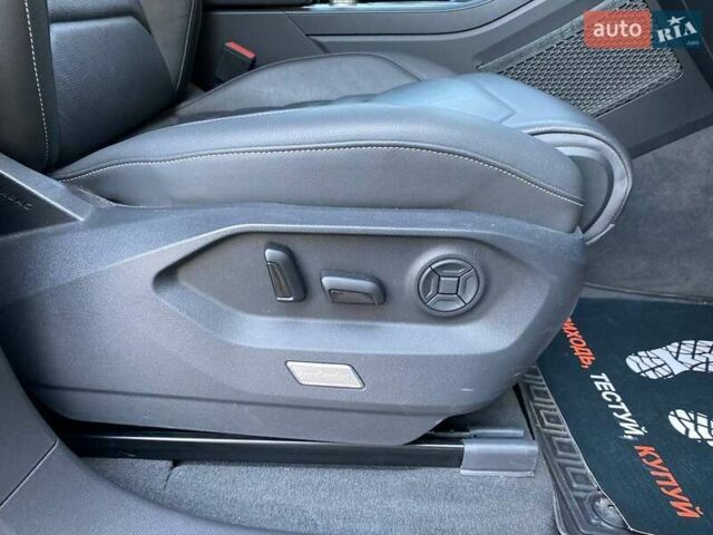 Белый Фольксваген Туарег, объемом двигателя 2.99 л и пробегом 60 тыс. км за 43500 $, фото 38 на Automoto.ua