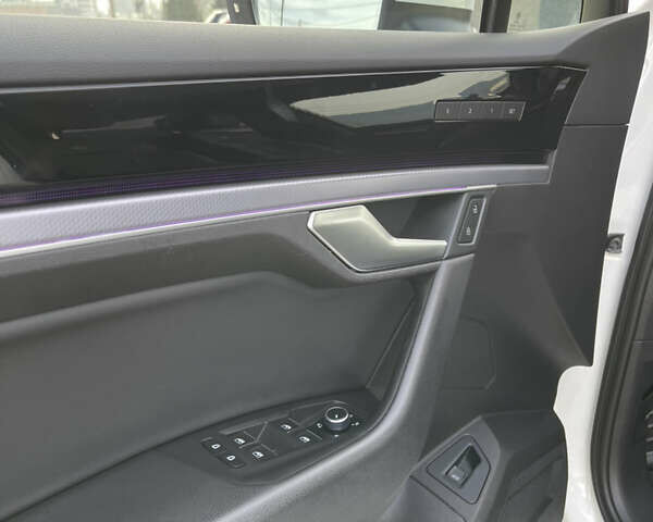 Белый Фольксваген Туарег, объемом двигателя 2.97 л и пробегом 242 тыс. км за 42990 $, фото 19 на Automoto.ua