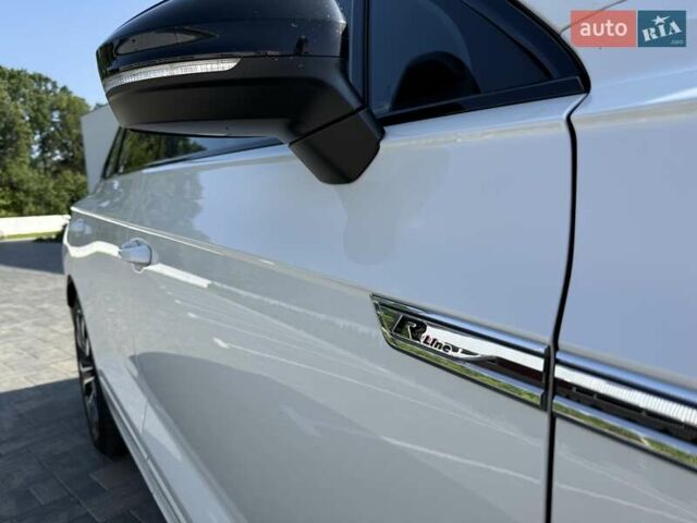 Белый Фольксваген Туарег, объемом двигателя 2.97 л и пробегом 177 тыс. км за 52900 $, фото 4 на Automoto.ua