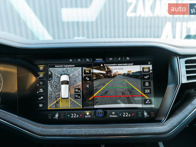 Белый Фольксваген Туарег, объемом двигателя 2.97 л и пробегом 263 тыс. км за 45500 $, фото 39 на Automoto.ua