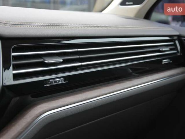 Білий Фольксваген Туарег, об'ємом двигуна 2.97 л та пробігом 268 тис. км за 38000 $, фото 39 на Automoto.ua