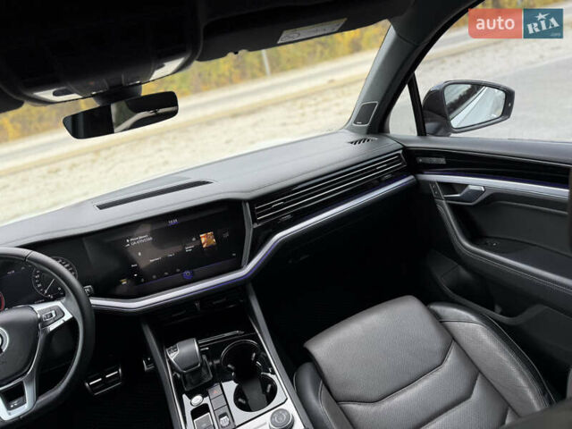 Білий Фольксваген Туарег, об'ємом двигуна 2.97 л та пробігом 91 тис. км за 56999 $, фото 32 на Automoto.ua