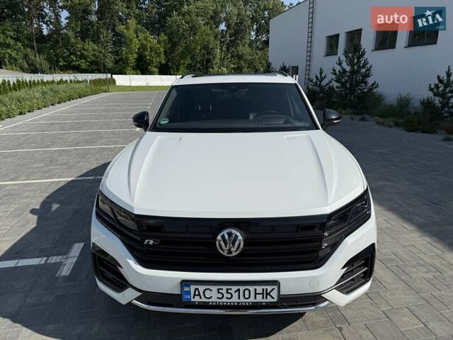 Белый Фольксваген Туарег, объемом двигателя 2.97 л и пробегом 177 тыс. км за 52900 $, фото 21 на Automoto.ua