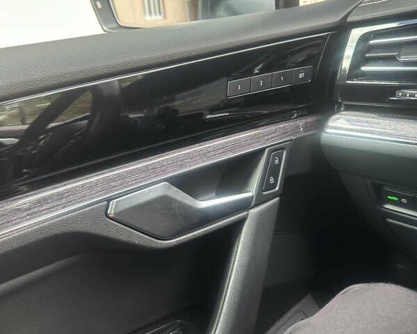 Білий Фольксваген Туарег, об'ємом двигуна 2.97 л та пробігом 165 тис. км за 43500 $, фото 14 на Automoto.ua