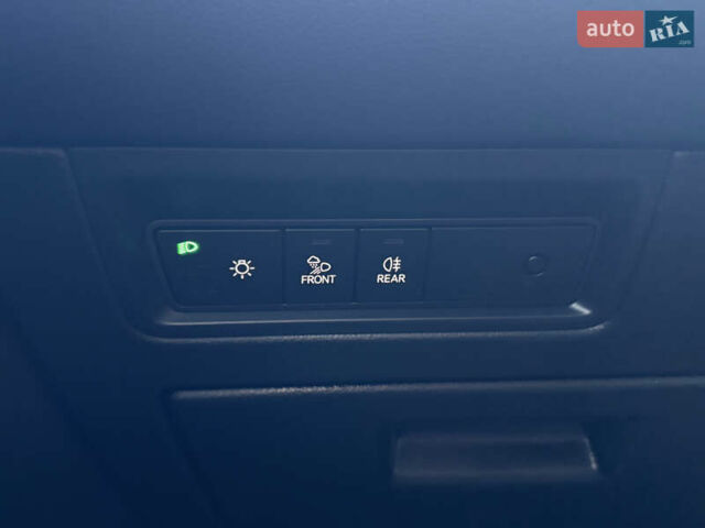 Белый Фольксваген Туарег, объемом двигателя 3 л и пробегом 156 тыс. км за 45999 $, фото 52 на Automoto.ua