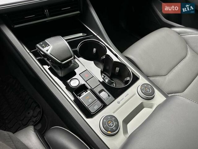 Білий Фольксваген Туарег, об'ємом двигуна 2.97 л та пробігом 141 тис. км за 51999 $, фото 37 на Automoto.ua