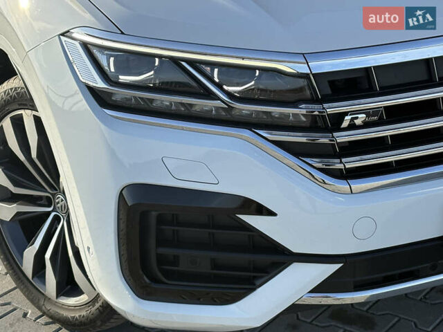 Белый Фольксваген Туарег, объемом двигателя 3 л и пробегом 156 тыс. км за 45999 $, фото 12 на Automoto.ua