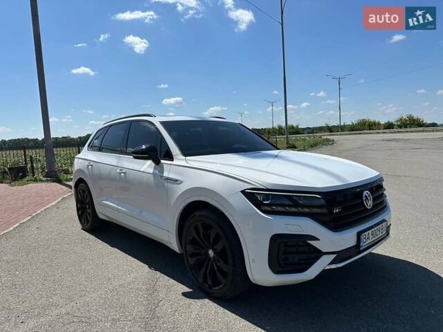 Белый Фольксваген Туарег, объемом двигателя 2.97 л и пробегом 148 тыс. км за 54500 $, фото 9 на Automoto.ua
