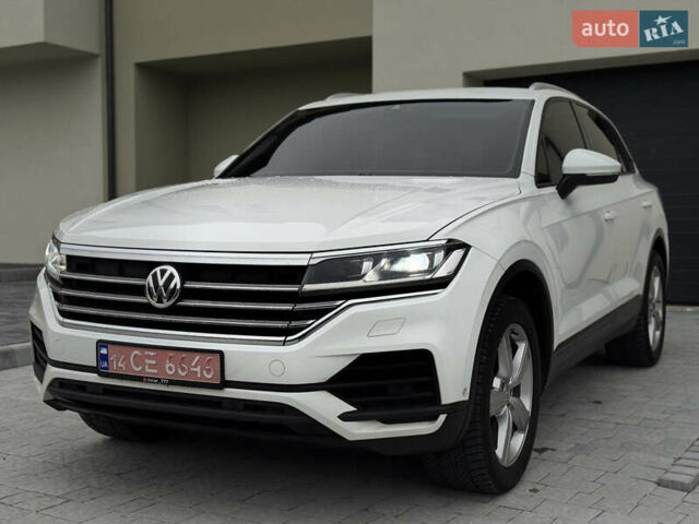 Білий Фольксваген Туарег, об'ємом двигуна 2.97 л та пробігом 210 тис. км за 42000 $, фото 3 на Automoto.ua