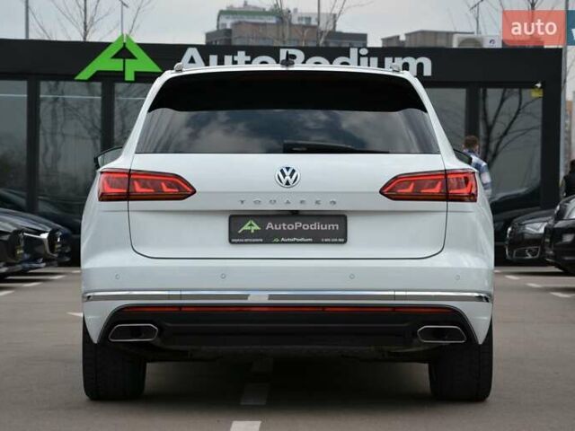 Білий Фольксваген Туарег, об'ємом двигуна 2.97 л та пробігом 268 тис. км за 38000 $, фото 8 на Automoto.ua