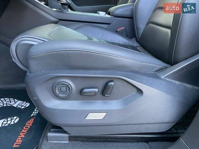 Белый Фольксваген Туарег, объемом двигателя 2.99 л и пробегом 60 тыс. км за 43500 $, фото 17 на Automoto.ua