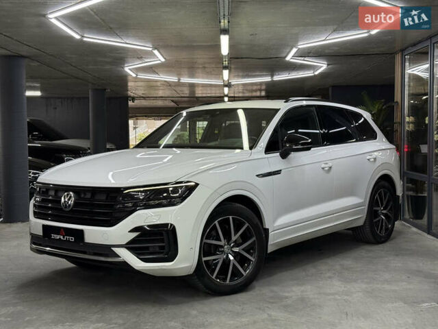 Білий Фольксваген Туарег, об'ємом двигуна 2.97 л та пробігом 146 тис. км за 51900 $, фото 6 на Automoto.ua