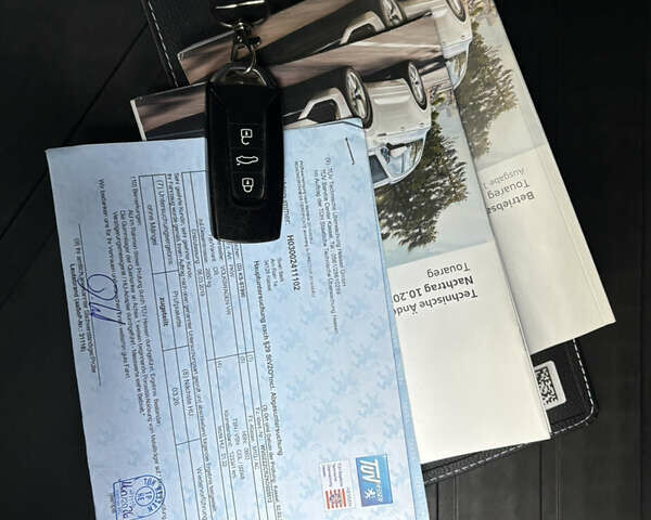 Белый Фольксваген Туарег, объемом двигателя 3 л и пробегом 156 тыс. км за 45999 $, фото 100 на Automoto.ua