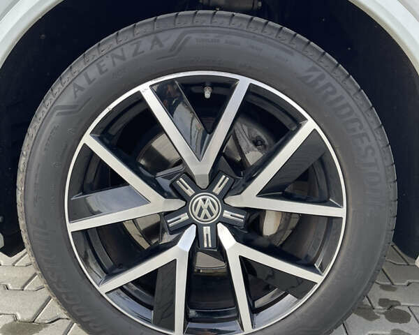 Белый Фольксваген Туарег, объемом двигателя 2.97 л и пробегом 242 тыс. км за 42990 $, фото 34 на Automoto.ua