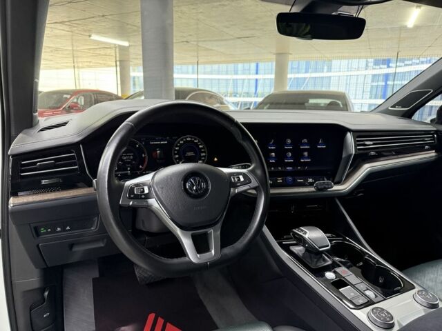 Білий Фольксваген Туарег, об'ємом двигуна 3 л та пробігом 146 тис. км за 50900 $, фото 18 на Automoto.ua