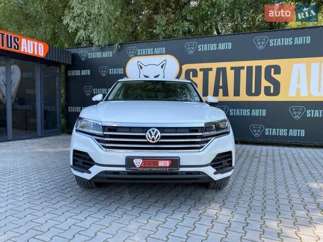 Белый Фольксваген Туарег, объемом двигателя 2.99 л и пробегом 60 тыс. км за 43500 $, фото 1 на Automoto.ua