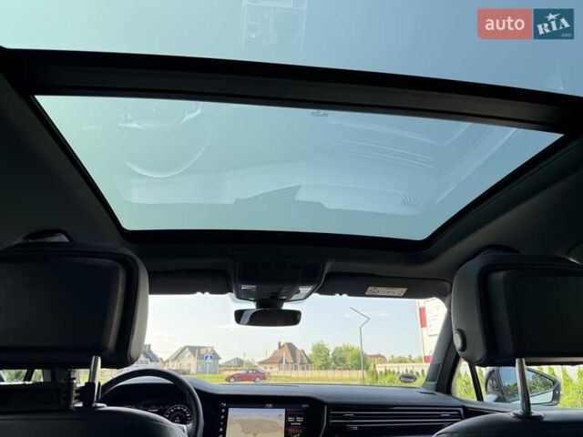 Белый Фольксваген Туарег, объемом двигателя 2.97 л и пробегом 177 тыс. км за 52900 $, фото 43 на Automoto.ua