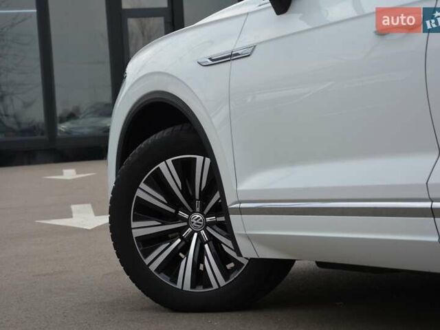 Білий Фольксваген Туарег, об'ємом двигуна 2.97 л та пробігом 268 тис. км за 38000 $, фото 6 на Automoto.ua