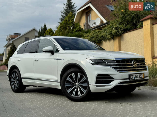 Білий Фольксваген Туарег, об'ємом двигуна 2.97 л та пробігом 249 тис. км за 38999 $, фото 3 на Automoto.ua