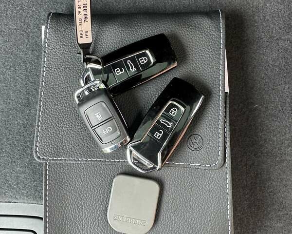 Білий Фольксваген Туарег, об'ємом двигуна 2.97 л та пробігом 141 тис. км за 51999 $, фото 72 на Automoto.ua