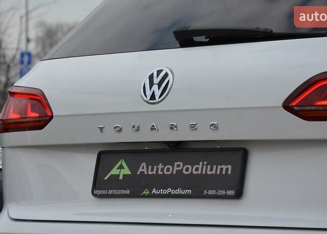 Білий Фольксваген Туарег, об'ємом двигуна 2.97 л та пробігом 268 тис. км за 38000 $, фото 9 на Automoto.ua