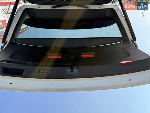 Белый Фольксваген Туарег, объемом двигателя 2.97 л и пробегом 177 тыс. км за 52900 $, фото 28 на Automoto.ua