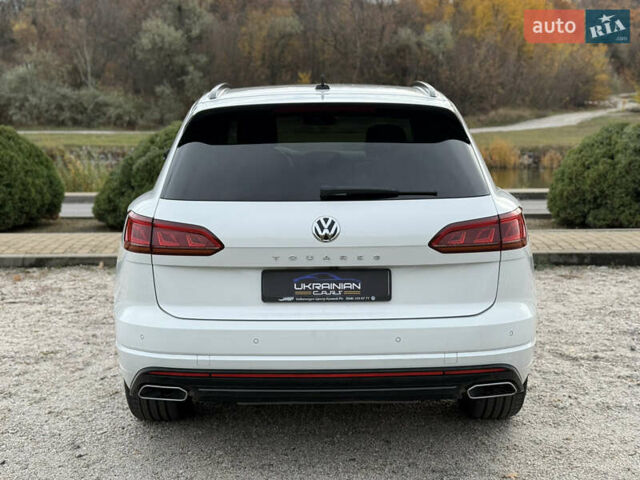 Білий Фольксваген Туарег, об'ємом двигуна 2.97 л та пробігом 91 тис. км за 56999 $, фото 12 на Automoto.ua