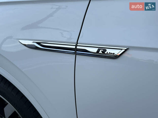 Белый Фольксваген Туарег, объемом двигателя 3 л и пробегом 156 тыс. км за 45999 $, фото 33 на Automoto.ua