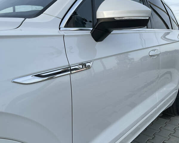 Белый Фольксваген Туарег, объемом двигателя 2.97 л и пробегом 242 тыс. км за 42990 $, фото 10 на Automoto.ua