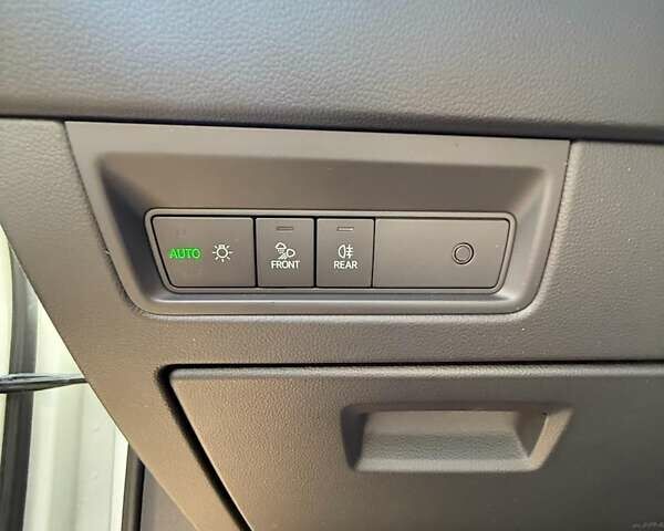 Белый Фольксваген Туарег, объемом двигателя 2.97 л и пробегом 177 тыс. км за 52900 $, фото 53 на Automoto.ua