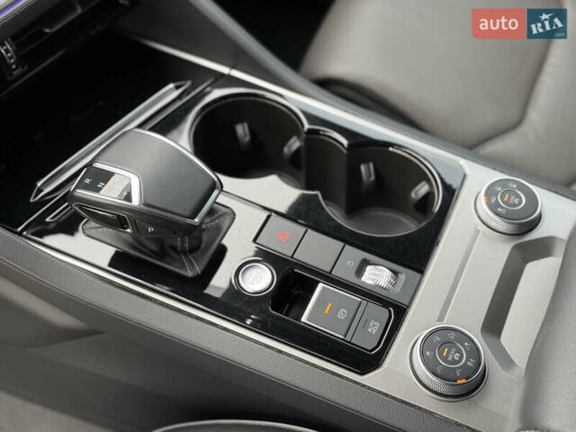 Білий Фольксваген Туарег, об'ємом двигуна 2.97 л та пробігом 91 тис. км за 56999 $, фото 19 на Automoto.ua