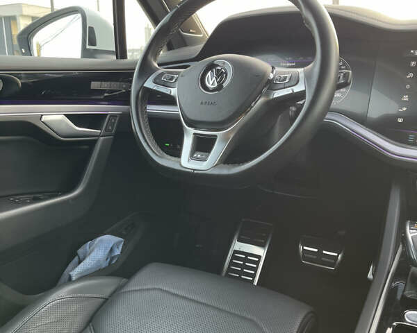 Белый Фольксваген Туарег, объемом двигателя 2.97 л и пробегом 242 тыс. км за 42990 $, фото 16 на Automoto.ua