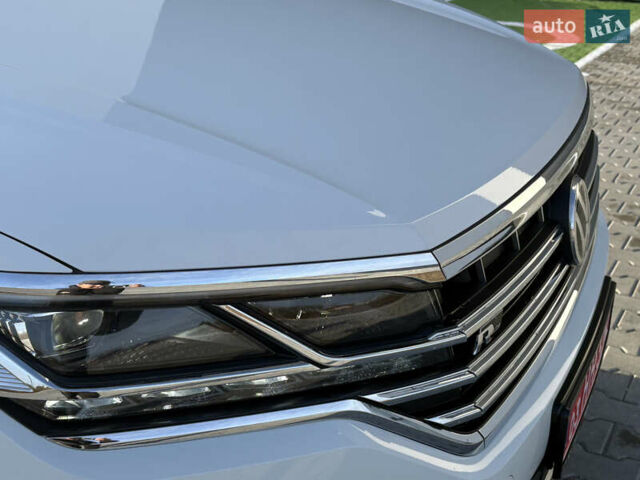 Белый Фольксваген Туарег, объемом двигателя 3 л и пробегом 156 тыс. км за 45999 $, фото 25 на Automoto.ua