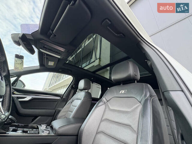 Белый Фольксваген Туарег, объемом двигателя 3 л и пробегом 156 тыс. км за 45999 $, фото 83 на Automoto.ua