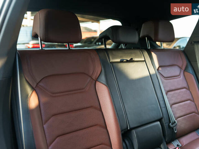 Белый Фольксваген Туарег, объемом двигателя 2.97 л и пробегом 263 тыс. км за 45500 $, фото 32 на Automoto.ua