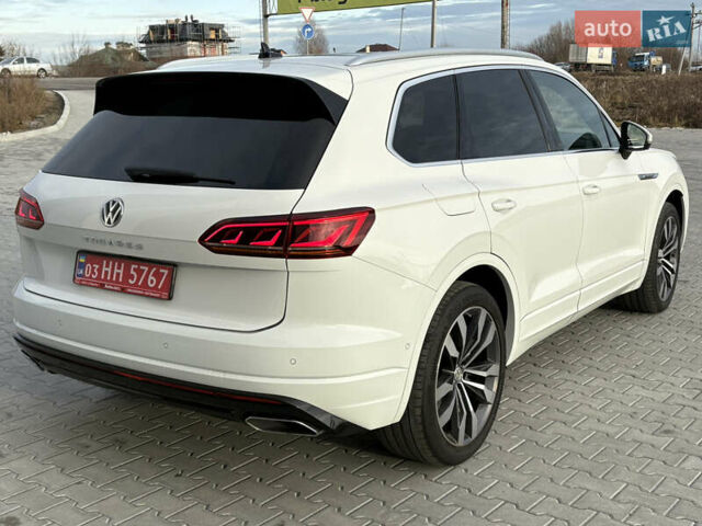 Белый Фольксваген Туарег, объемом двигателя 3 л и пробегом 156 тыс. км за 45999 $, фото 130 на Automoto.ua