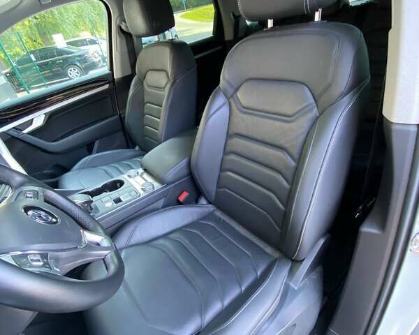 Белый Фольксваген Туарег, объемом двигателя 2.99 л и пробегом 60 тыс. км за 43500 $, фото 16 на Automoto.ua