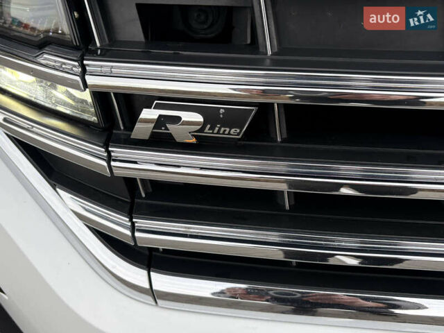 Белый Фольксваген Туарег, объемом двигателя 3 л и пробегом 156 тыс. км за 45999 $, фото 121 на Automoto.ua