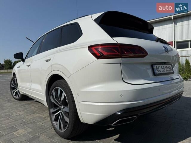 Белый Фольксваген Туарег, объемом двигателя 2.97 л и пробегом 177 тыс. км за 52900 $, фото 11 на Automoto.ua