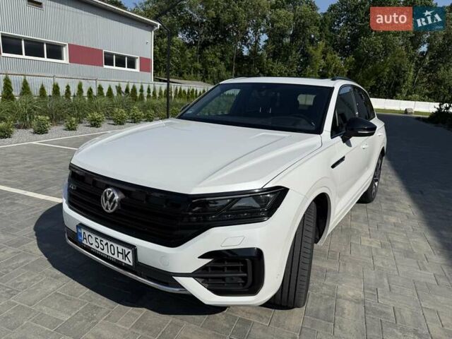 Белый Фольксваген Туарег, объемом двигателя 2.97 л и пробегом 177 тыс. км за 52900 $, фото 22 на Automoto.ua