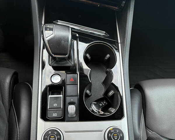 Белый Фольксваген Туарег, объемом двигателя 3 л и пробегом 156 тыс. км за 45999 $, фото 50 на Automoto.ua