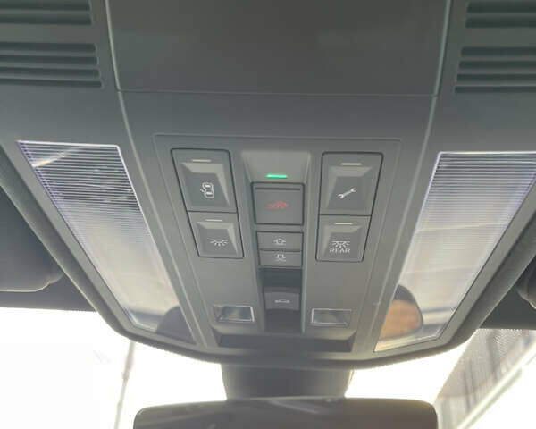 Белый Фольксваген Туарег, объемом двигателя 2.97 л и пробегом 242 тыс. км за 42990 $, фото 17 на Automoto.ua