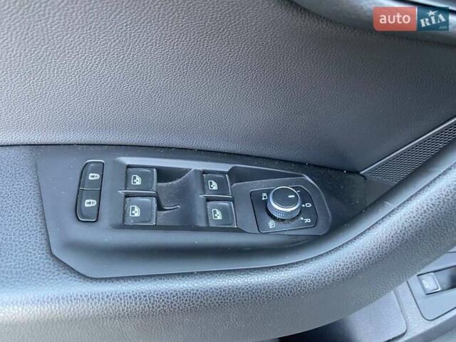 Белый Фольксваген Туарег, объемом двигателя 2.99 л и пробегом 60 тыс. км за 43500 $, фото 14 на Automoto.ua