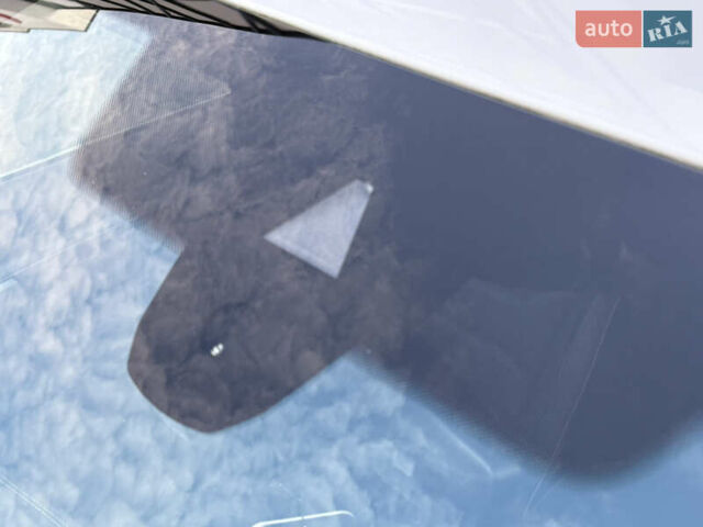 Белый Фольксваген Туарег, объемом двигателя 3 л и пробегом 156 тыс. км за 45999 $, фото 37 на Automoto.ua