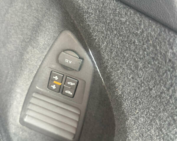 Білий Фольксваген Туарег, об'ємом двигуна 2.97 л та пробігом 165 тис. км за 43500 $, фото 9 на Automoto.ua